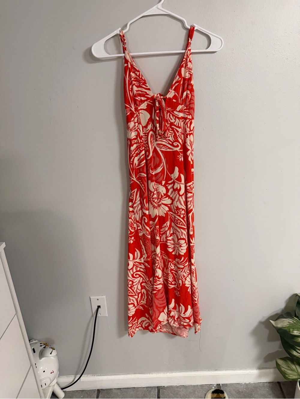 T.J.Maxx Red and Cream Floral Tie-Front Chemise